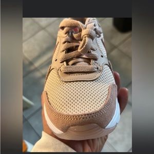 Like New -Nike AirMax  .. Worn twice